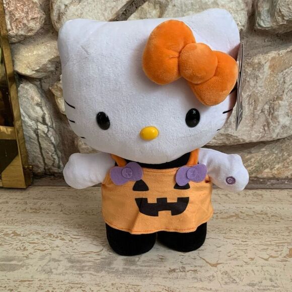 NWTHello kitty pumpkin side stepped